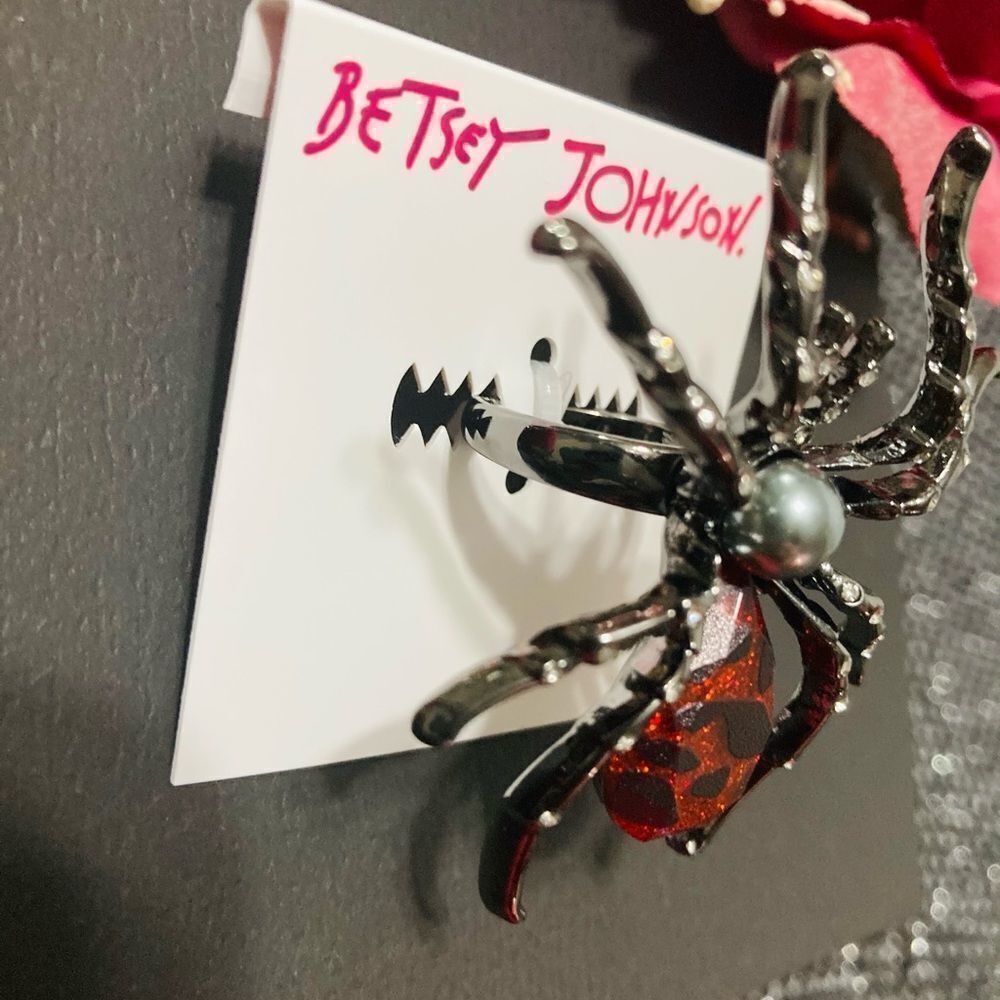 NWT BETSEY JOHNSON SPIDER HALLOWEEN RING - Picture 4 of 8